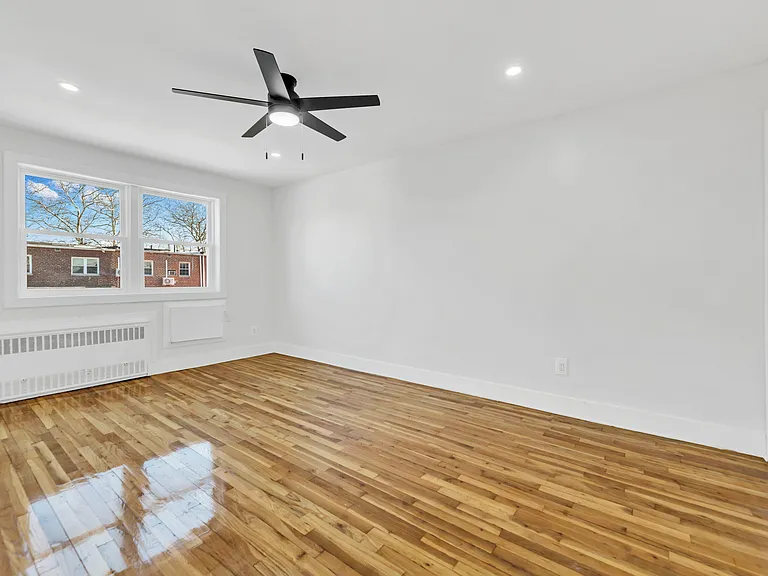 525 E 78th St #3 — Photo 2