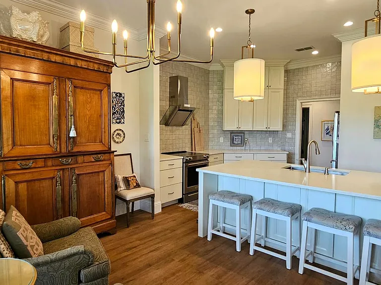 4308 Greenleaf Cir — Photo 4