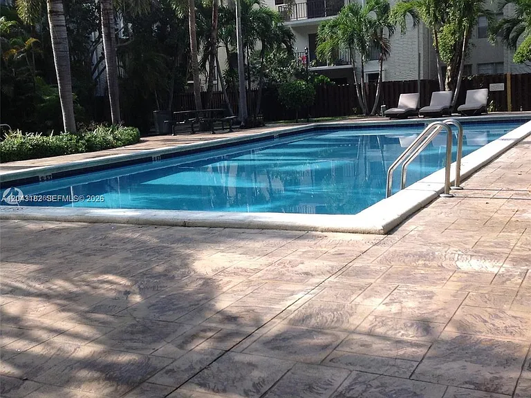 6900 N Kendall Dr #A209 — Photo 11