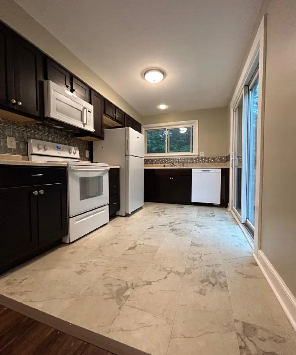 6 Reynwood Ln — Photo 1