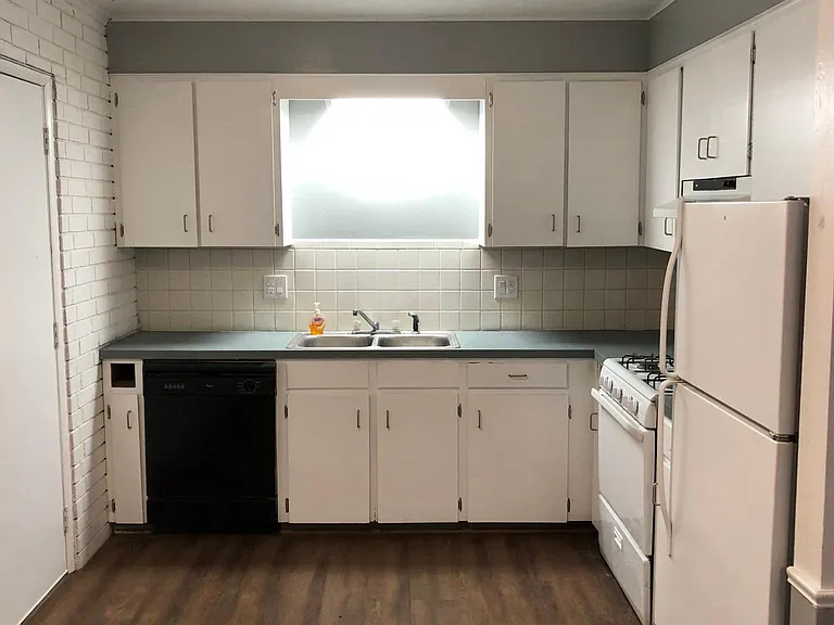608 S Willis St — Photo 2