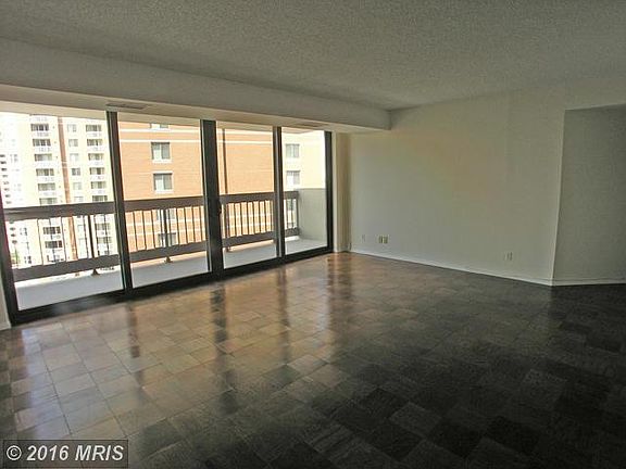 3rd image of 3800 Fairfax Dr APT 905