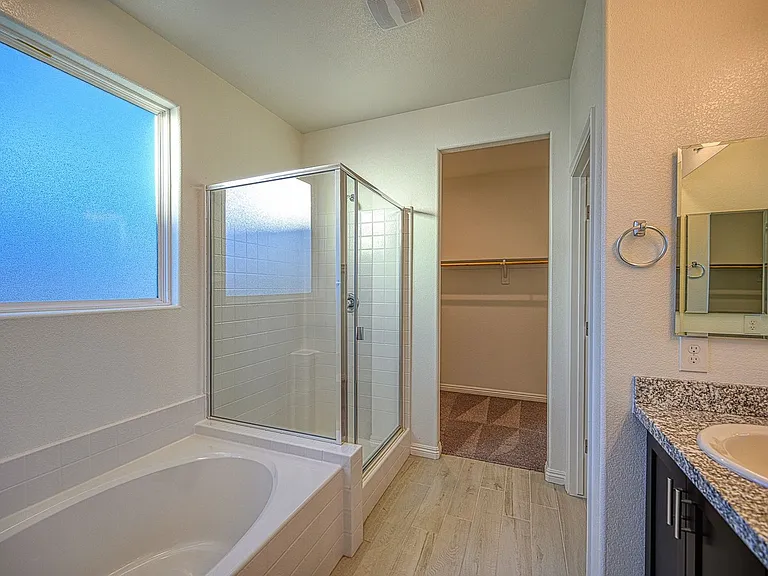 5635 S Larimer St — Photo 2