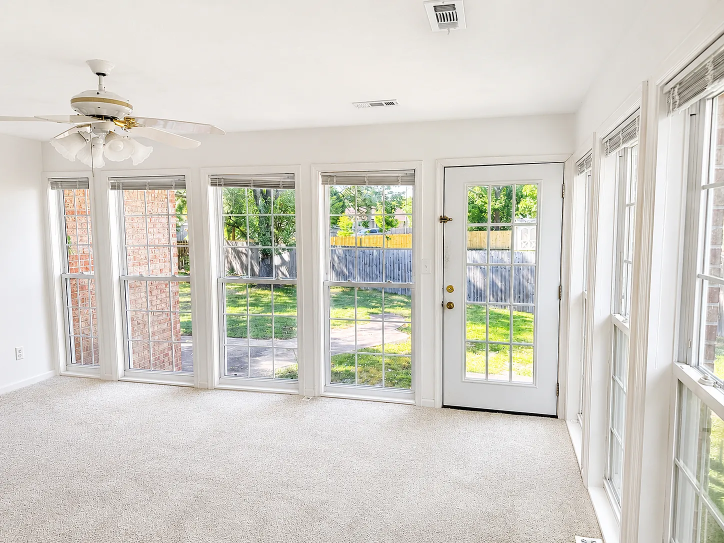 1137 Chatmoss Dr — Photo 3