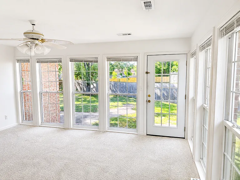1137 Chatmoss Dr — Photo 4
