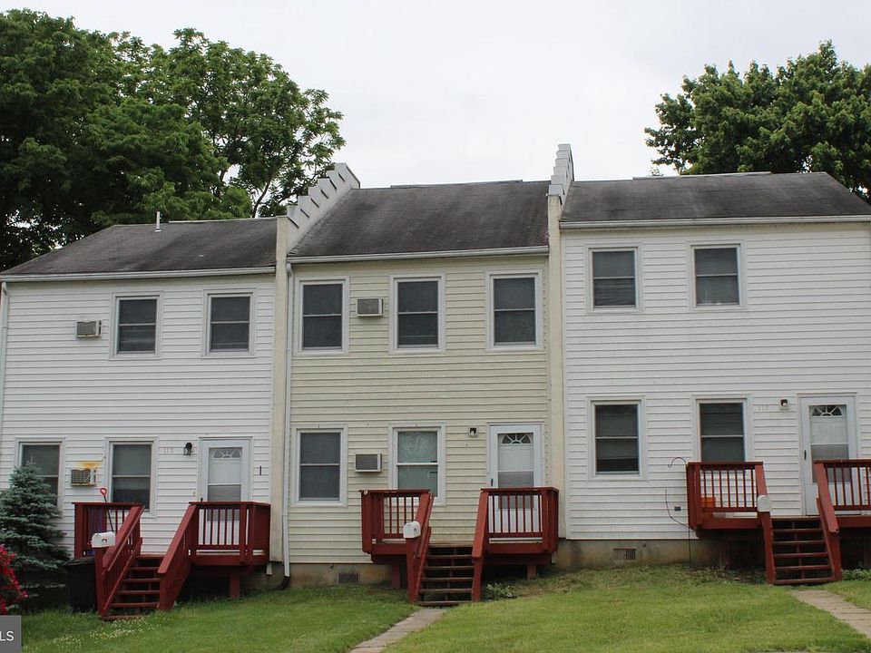 2nd image of 131517 Park St