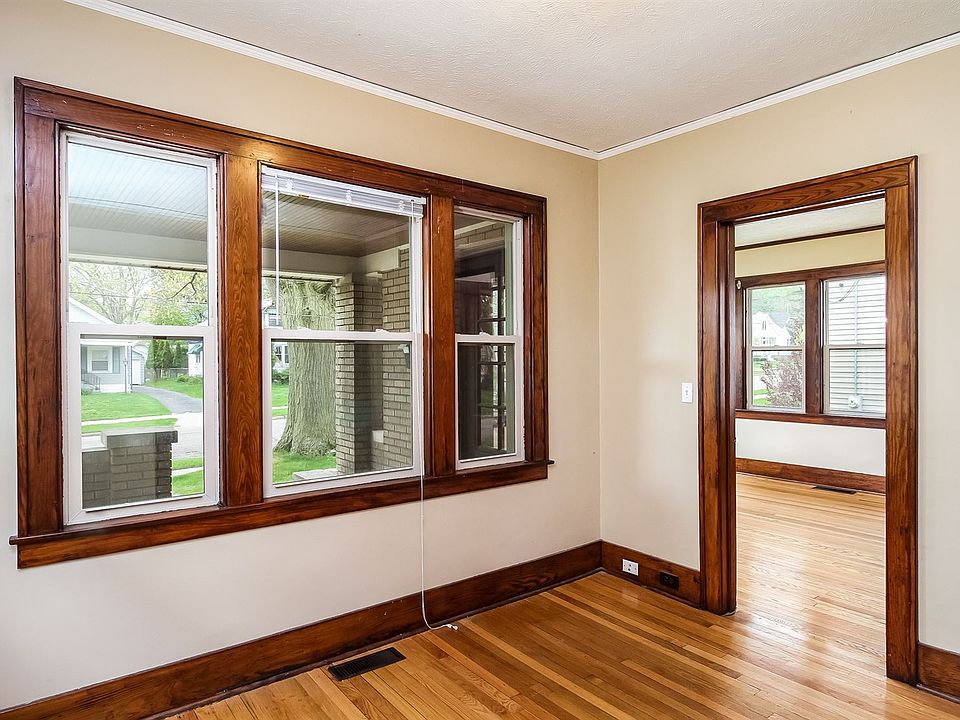 007-Living_Room-4073758-medium