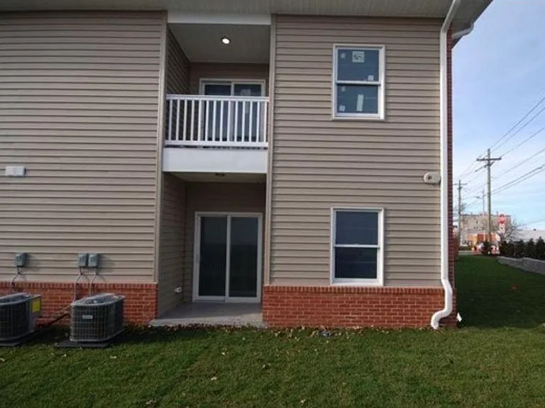 754 Paterson Ave #1 — Photo 10