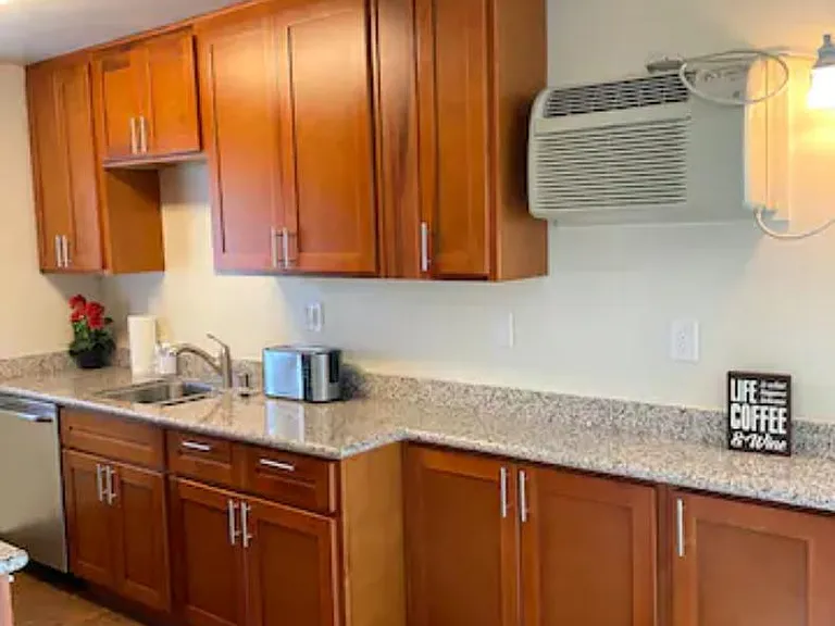 stainless steel dishwasher, this unit comes with air conditioning unit