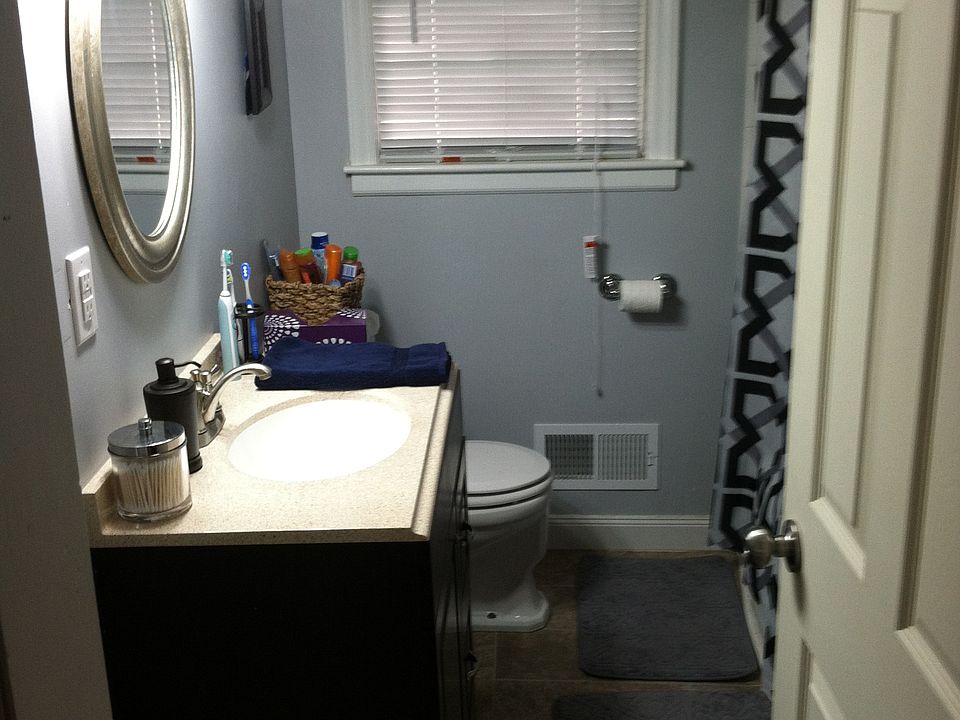 1st image of 168 Hurst Ave NE