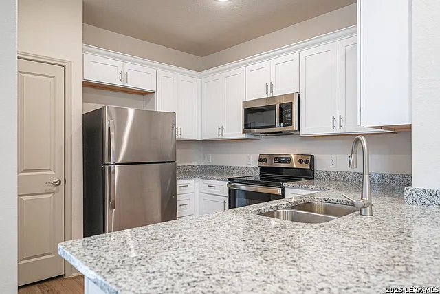 10216 Eaglewood Nook — Photo 8