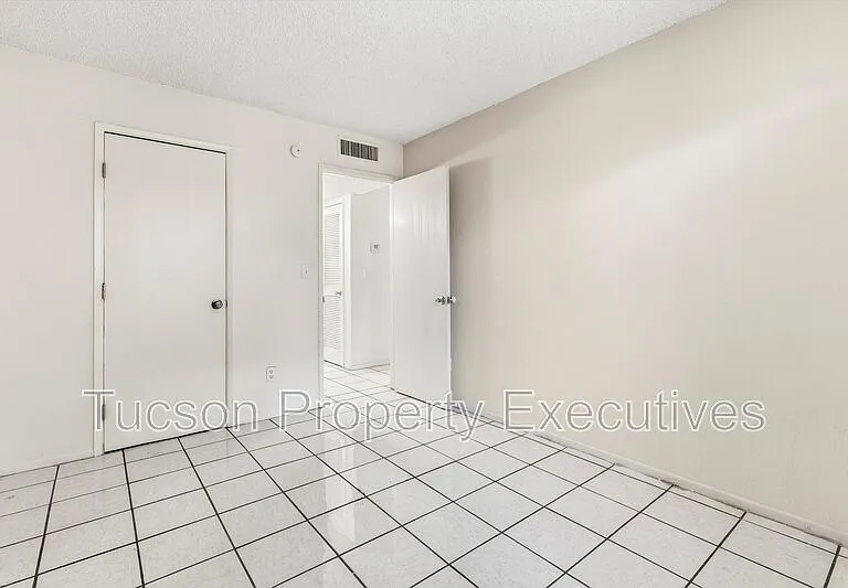 319 E Mohave Rd #109 — Photo 18
