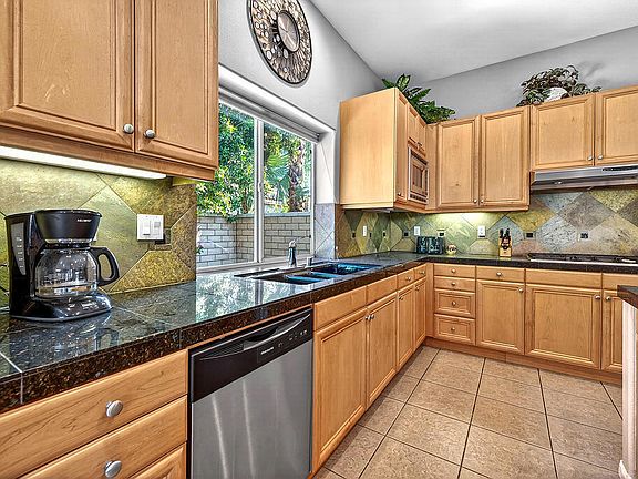 5th image of 74 Rocio Ct