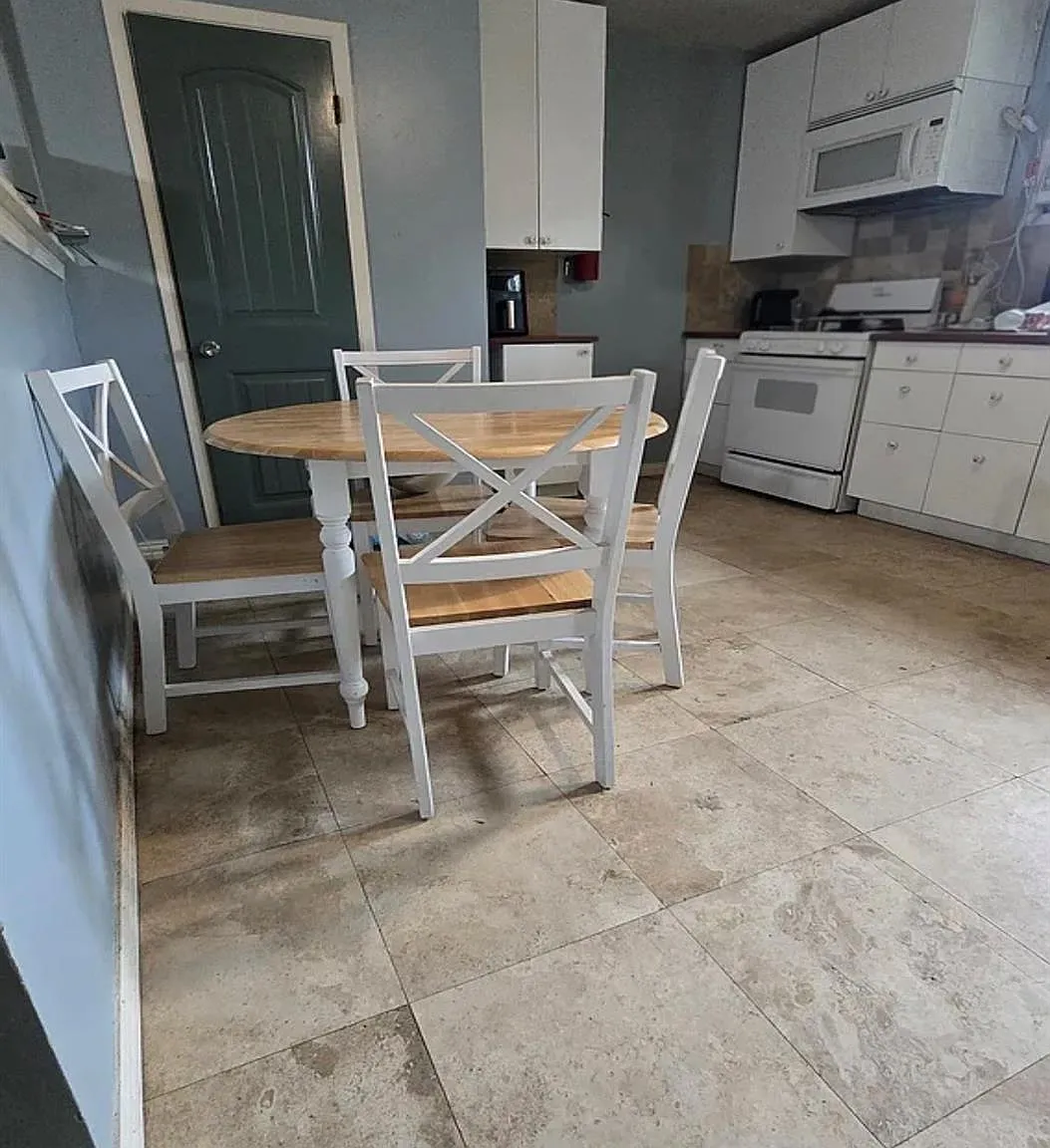 1 bed, 1.0 bath, 700 sqft, $1,050 — Photo 4