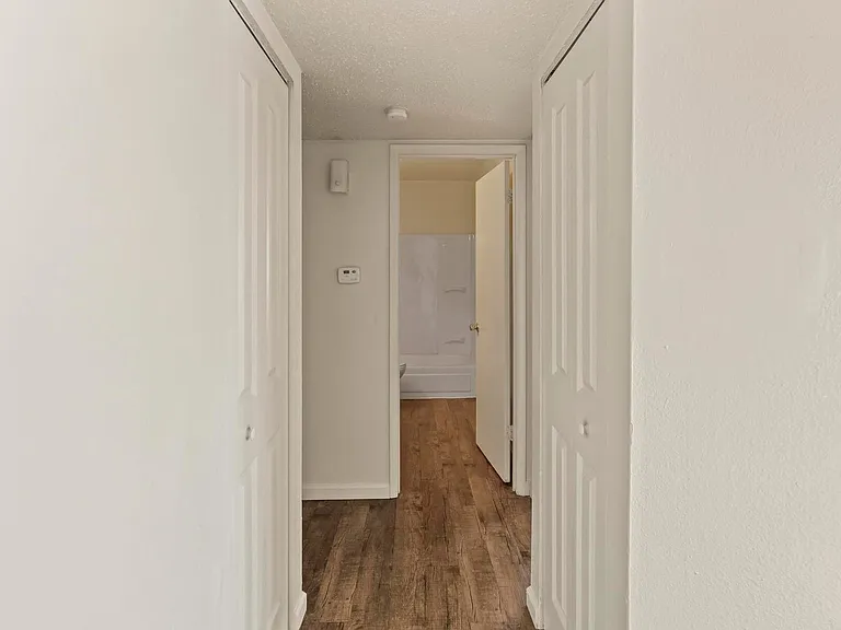 Westport Crossing Apartments — Photo 60