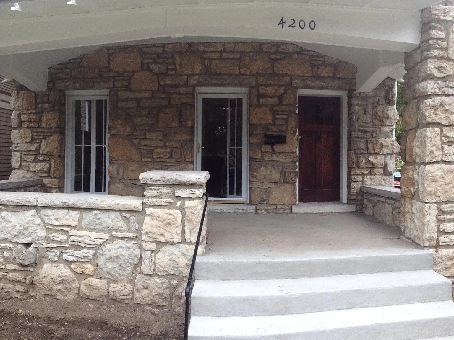 4 bed, 2.5 bath, 2566 sqft, $2,300 — Photo 4