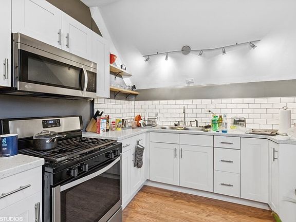4th image of 1717 N Albany Ave #1