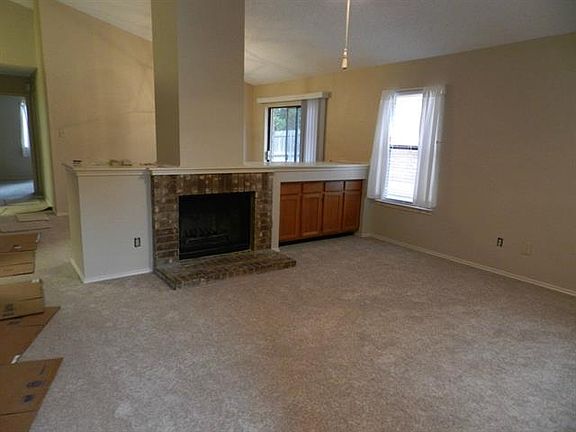 4th image of 1433 Thistlewood Ln