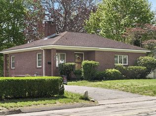 686 Cohannet St, Taunton, MA 02780
