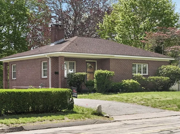 686 Cohannet St, Taunton, MA 02780