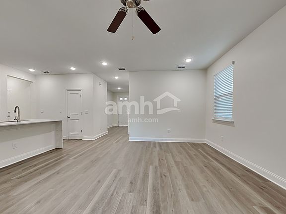 5th image of 11578 Bay Hill Cir