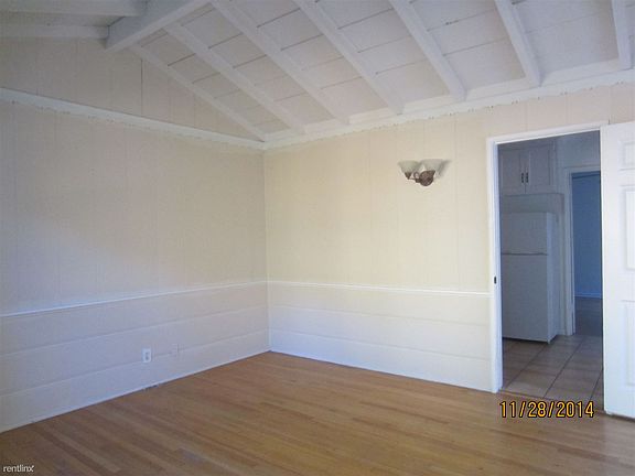 3rd image of 1137 N Vista St