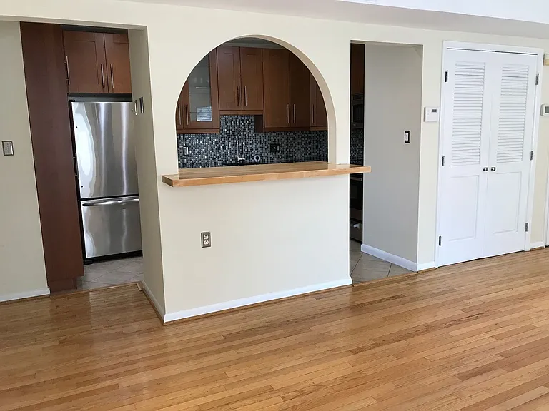 1425 Hopkins St NW #201 — Photo 3