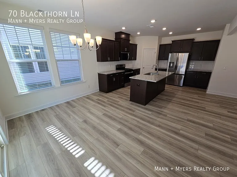 70 Blackthorn Ln — Photo 13