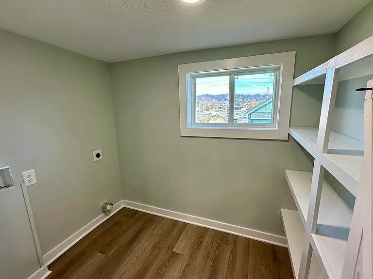 1405 Anderson St — Photo 14