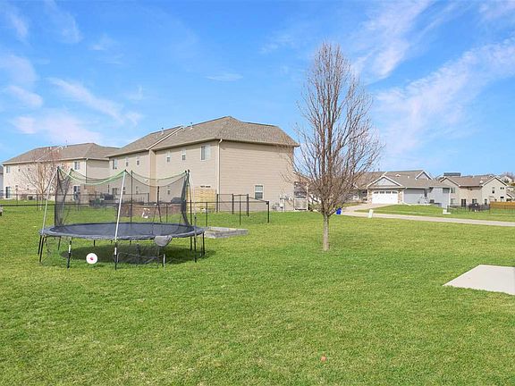 3rd image of 150 Catalpa Ln