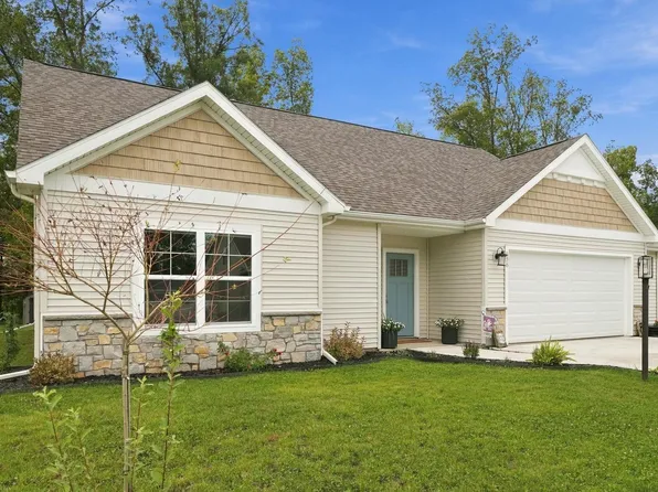 558 Valley River Dr, Columbia City, IN 46725