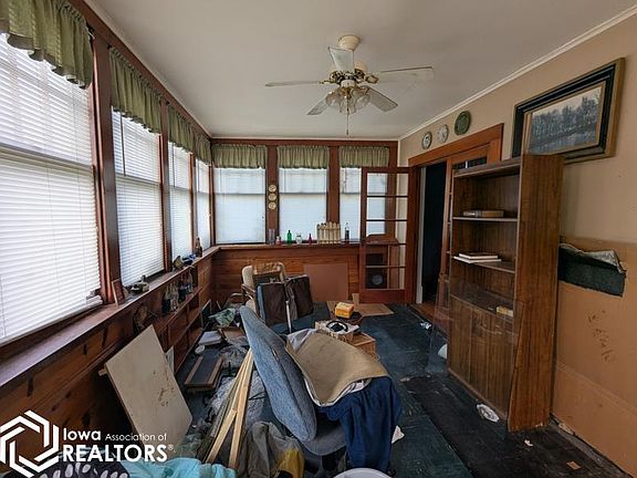 3rd image of 307 Harrison Ave
