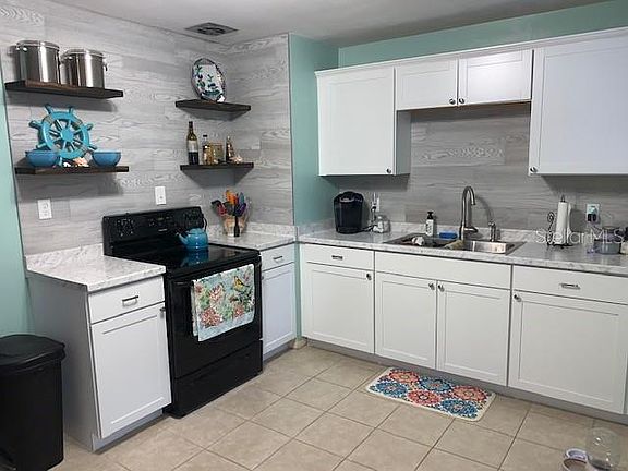 3rd image of 238 Warwick Ave