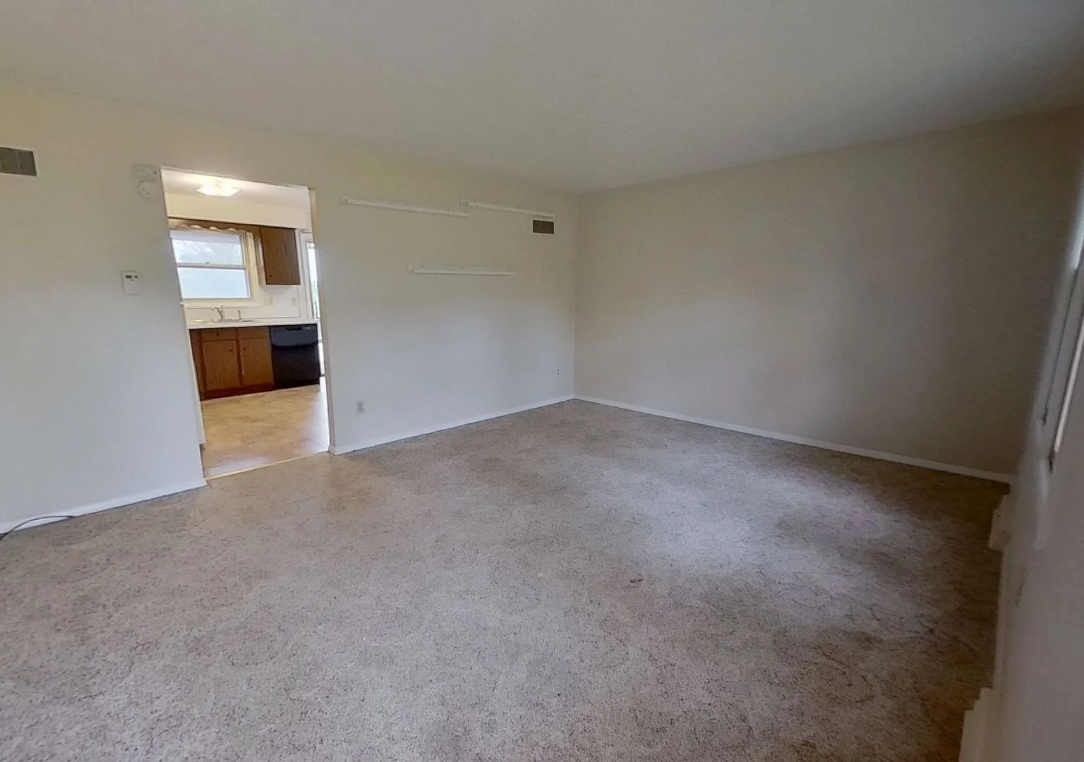 Semi-Detached 2 Bedroom Townhome — Photo 2