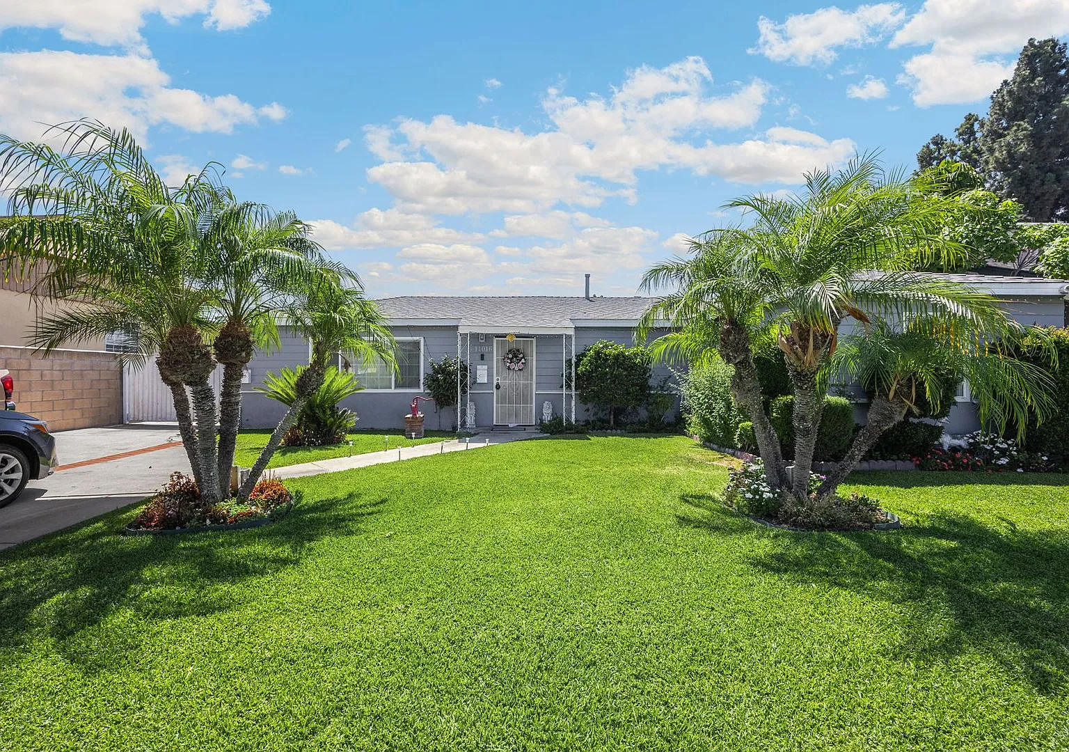 Charming & Spacious 2-Bedroom Home in Whittier — Photo 1