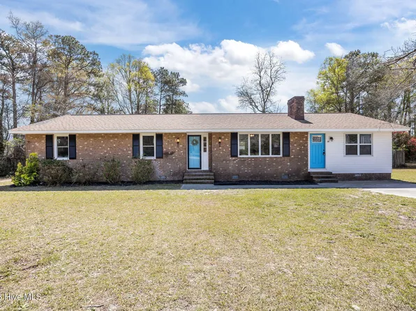 412 Crows Nest Lane, Sneads Ferry, NC 28460