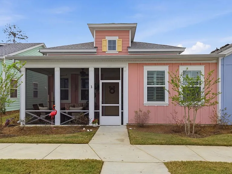 247 Tropics Ave — Photo 10