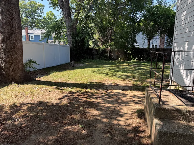 Chestnut St — Photo 25
