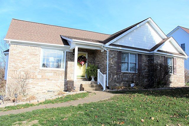 1st image of 132 Pebble Dr