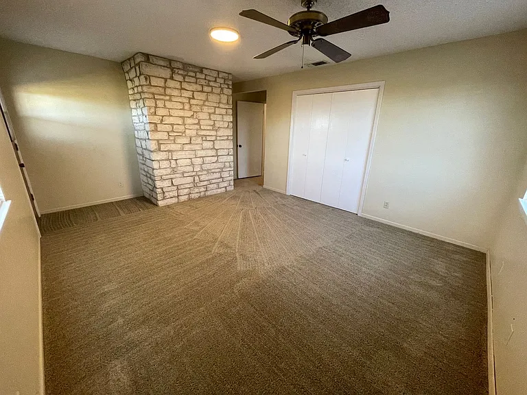552 Lawson Ln — Photo 24