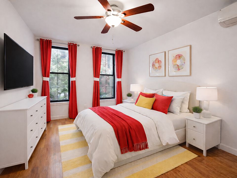 1st image of 347 40th St #1