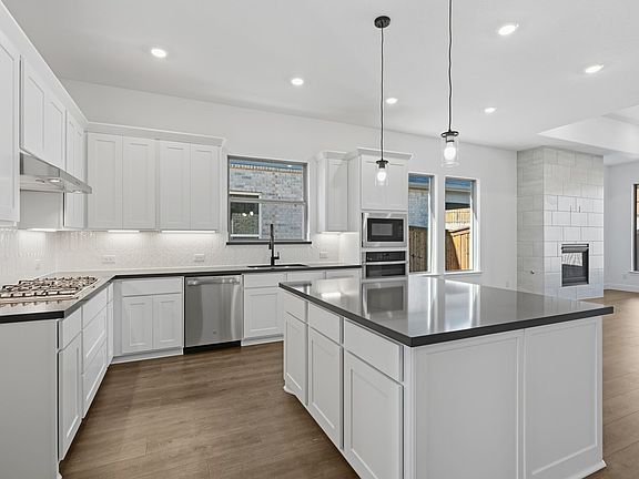 3rd image of 4225 Tawakoni Dr