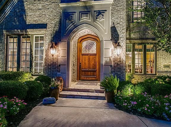4th image of 1908 Grosvenor Ln