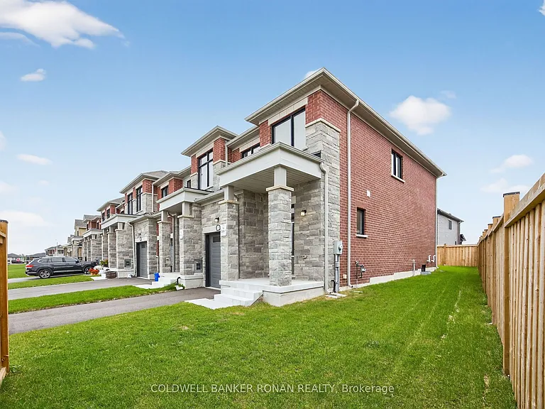29 Milady Cres — Photo 4