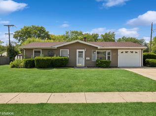 325 Larkdale Row, Wauconda, IL 60084