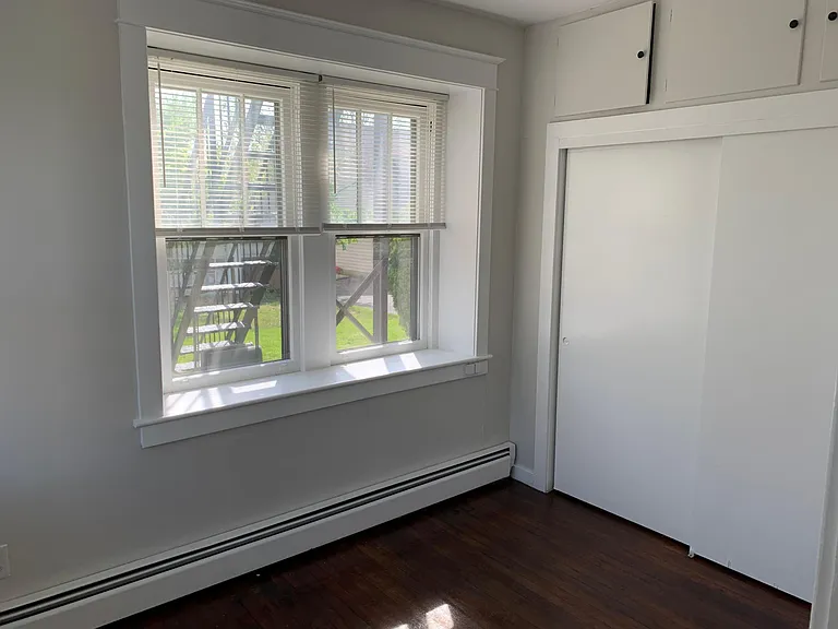 406 Main St — Photo 7