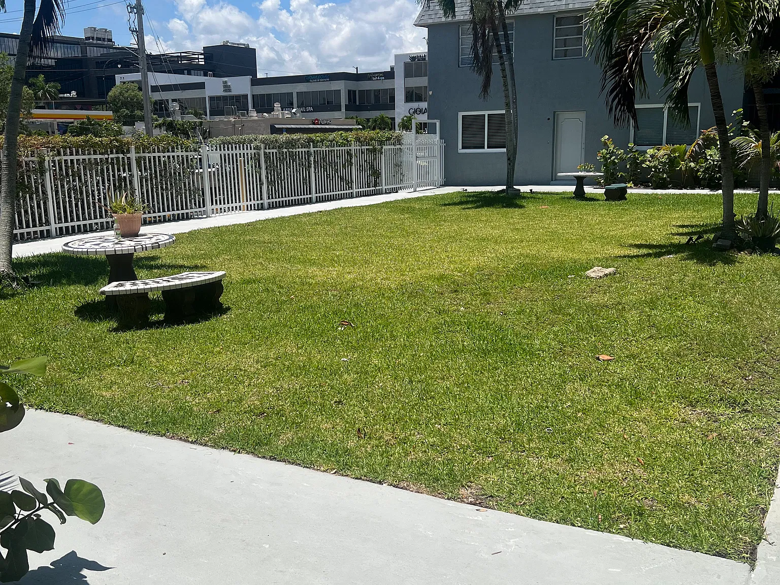 Studio, 250 sqft, $1,290 — Photo 3