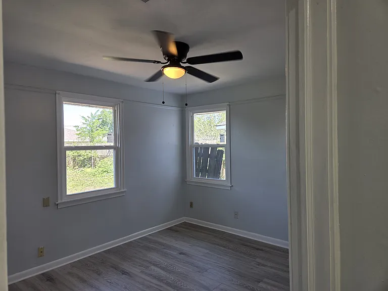 308 Grove St — Photo 7