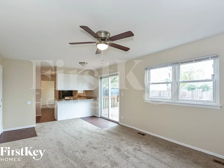 990 Chelsea Ln — Photo 10