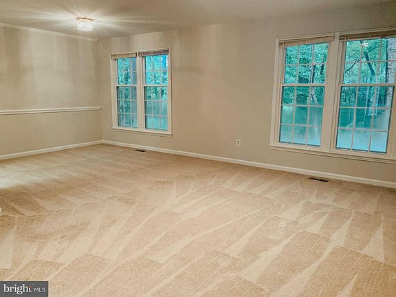 3rd image of 6876 Lafayette Park Dr